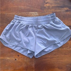 Lululemon light grey Hotty Hot 2.5 inch shorts